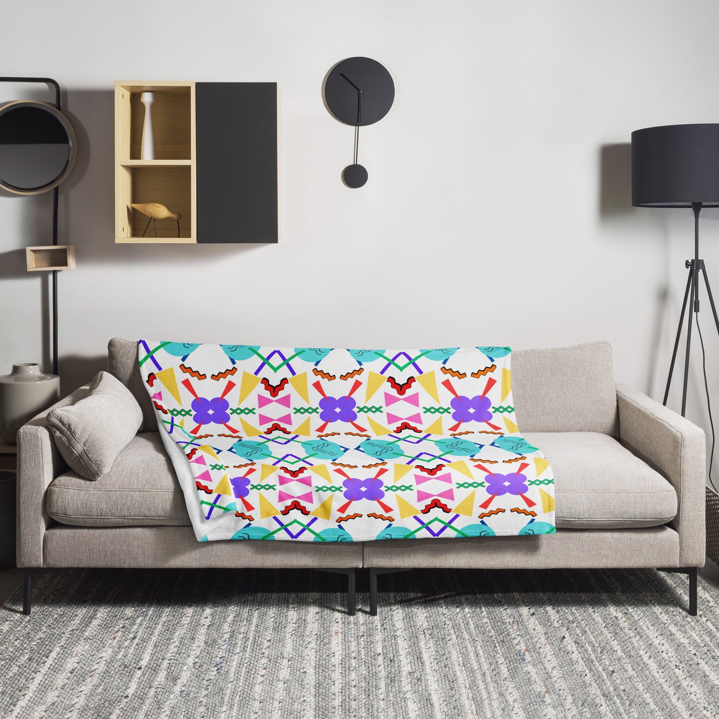 Retro pop geometric throw blanket with colorful 80s Memphis design by Hipyfi Clothes & Design 50x60-lifestyle